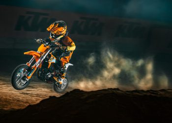 499541_MY23 KTM SX-E 5 - Action - CAT A_EU_ Global